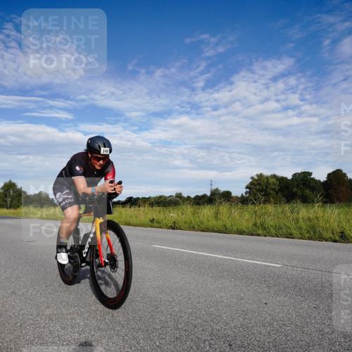31.08.2025 - Elbe Triathlon Hamburg Michael Burmester http://msf.ph/oto/8661730 31.08.2025 09:11:01 Radfahren 212, 248 meine-sportfotos.de