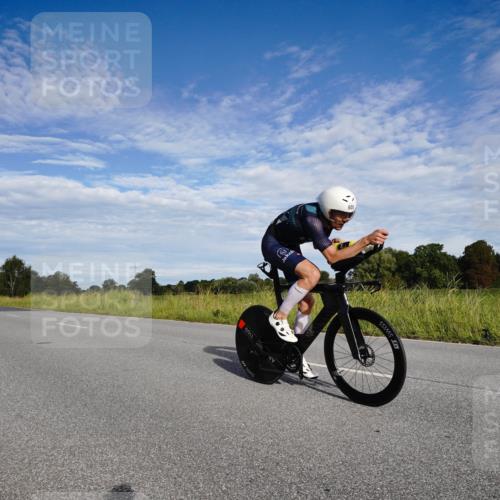 31.08.2025 - Elbe Triathlon Hamburg Michael Burmester http://msf.ph/oto/8661744 31.08.2025 09:11:17 Radfahren 395, 600 meine-sportfotos.de