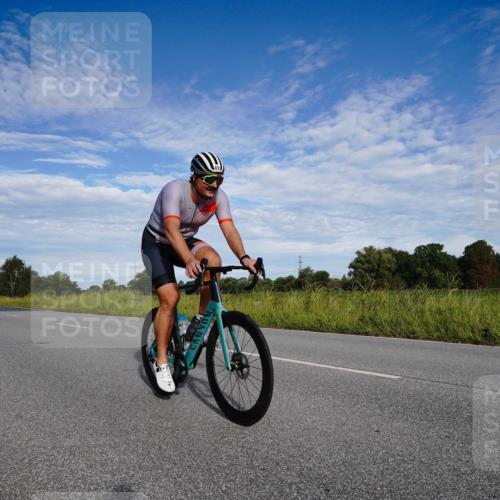 31.08.2025 - Elbe Triathlon Hamburg Michael Burmester http://msf.ph/oto/8661805 31.08.2025 09:11:56 Radfahren 224, 301, 318, 320, 347, 348, 366, 443, 451, 453 meine-sportfotos.de