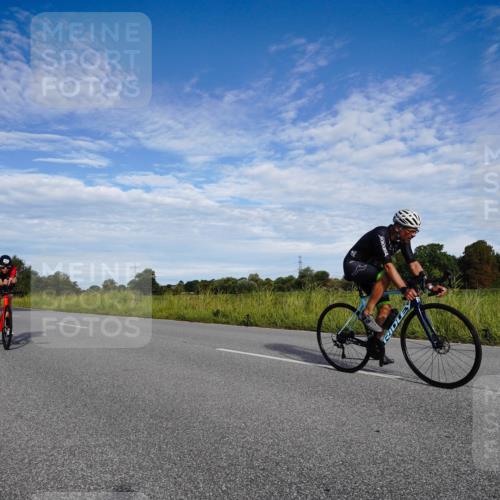 31.08.2025 - Elbe Triathlon Hamburg Michael Burmester http://msf.ph/oto/8661833 31.08.2025 09:12:04 Radfahren 224, 301, 347, 366 meine-sportfotos.de