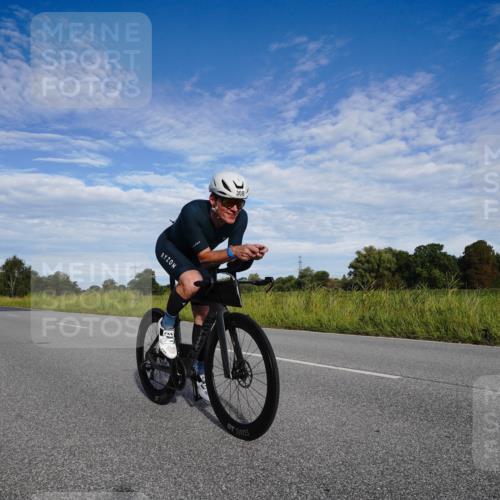 31.08.2025 - Elbe Triathlon Hamburg Michael Burmester http://msf.ph/oto/8661843 31.08.2025 09:12:13 Radfahren 308, 321, 424, 489 meine-sportfotos.de