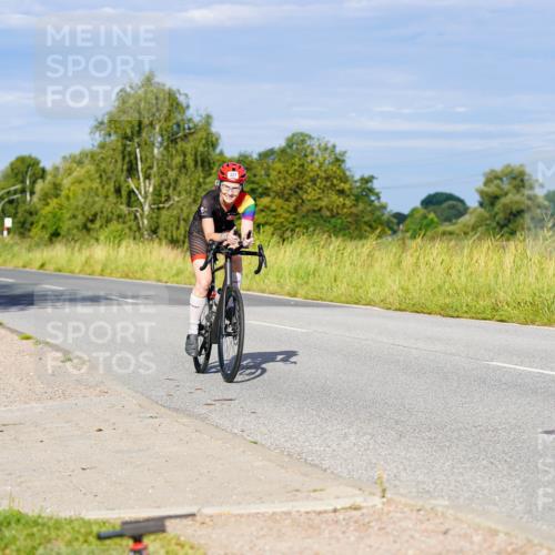 31.08.2025 - Elbe Triathlon Hamburg Michael Burmester http://msf.ph/oto/8661844 31.08.2025 09:04:02 Radfahren 327 meine-sportfotos.de