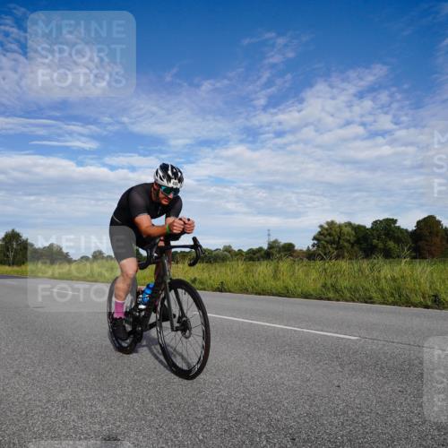 31.08.2025 - Elbe Triathlon Hamburg Michael Burmester http://msf.ph/oto/8661847 31.08.2025 09:12:15 Radfahren 261, 308, 321, 424, 489 meine-sportfotos.de