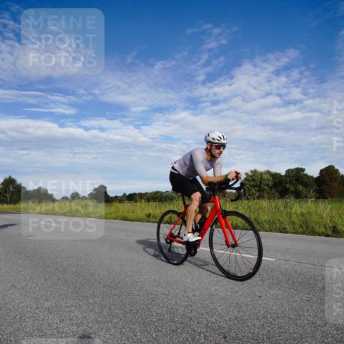 31.08.2025 - Elbe Triathlon Hamburg Michael Burmester http://msf.ph/oto/8661856 31.08.2025 09:12:20 Radfahren 261, 321, 368, 389, 424 meine-sportfotos.de