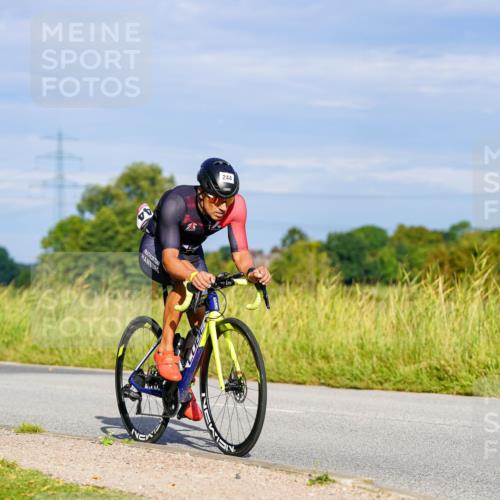 31.08.2025 - Elbe Triathlon Hamburg Michael Burmester http://msf.ph/oto/8661878 31.08.2025 09:04:31 Radfahren 244 meine-sportfotos.de