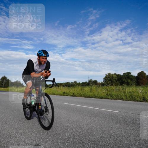 31.08.2025 - Elbe Triathlon Hamburg Michael Burmester http://msf.ph/oto/8661917 31.08.2025 09:12:56 Radfahren 175, 223, 247, 269, 278, 316, 385, 434 meine-sportfotos.de