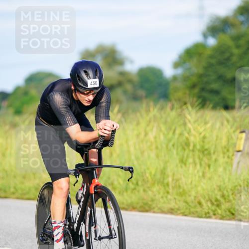 31.08.2025 - Elbe Triathlon Hamburg Michael Burmester http://msf.ph/oto/8662016 31.08.2025 09:06:38 Radfahren 450, 543 meine-sportfotos.de