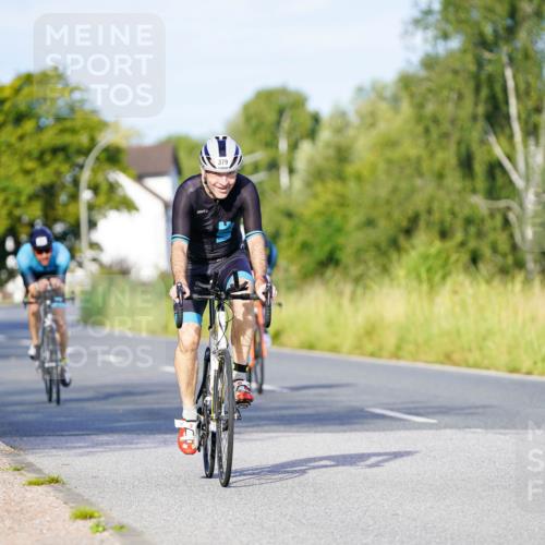 31.08.2025 - Elbe Triathlon Hamburg Michael Burmester http://msf.ph/oto/8662022 31.08.2025 09:06:47 Radfahren 172, 379, 381, 505 meine-sportfotos.de