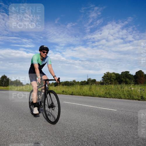 31.08.2025 - Elbe Triathlon Hamburg Michael Burmester http://msf.ph/oto/8662036 31.08.2025 09:13:54 Radfahren 221, 414, 490, 533, 551 meine-sportfotos.de
