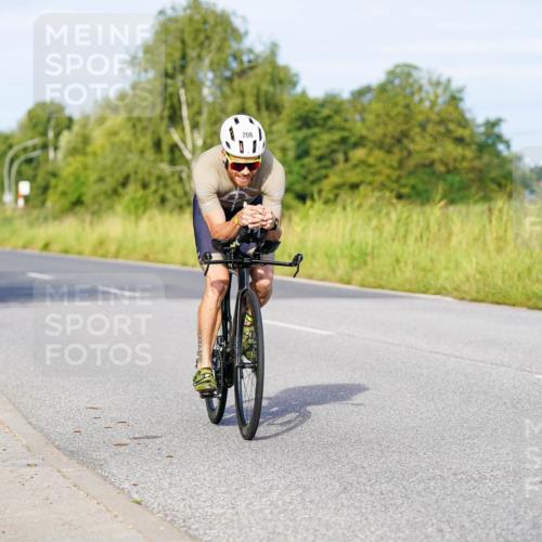 31.08.2025 - Elbe Triathlon Hamburg Michael Burmester http://msf.ph/oto/8662049 31.08.2025 09:07:06 Radfahren 208, 211, 314, 340 meine-sportfotos.de