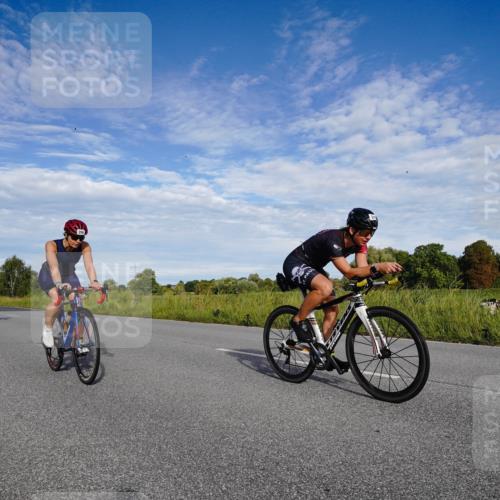 31.08.2025 - Elbe Triathlon Hamburg Michael Burmester http://msf.ph/oto/8662063 31.08.2025 09:14:19 Radfahren 216, 249, 256, 357, 496 meine-sportfotos.de