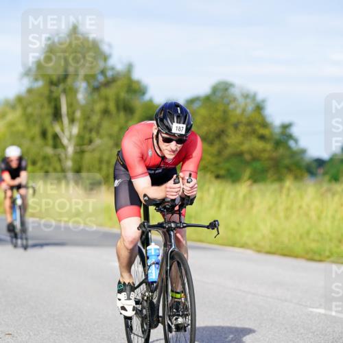 31.08.2025 - Elbe Triathlon Hamburg Michael Burmester http://msf.ph/oto/8662149 31.08.2025 09:07:52 Radfahren 182, 187, 257, 375, 458, 479, 492, 516, 545 meine-sportfotos.de