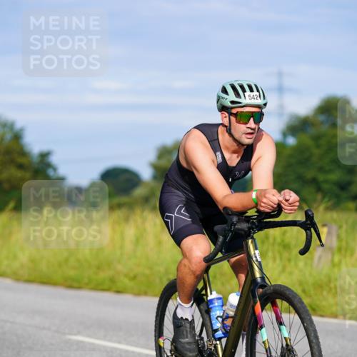 31.08.2025 - Elbe Triathlon Hamburg Michael Burmester http://msf.ph/oto/8662226 31.08.2025 09:08:12 Radfahren 439, 449 meine-sportfotos.de