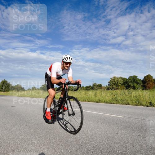 31.08.2025 - Elbe Triathlon Hamburg Michael Burmester http://msf.ph/oto/8662239 31.08.2025 09:18:18 Radfahren 343, 352, 463, 465 meine-sportfotos.de