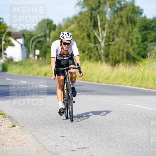 31.08.2025 - Elbe Triathlon Hamburg Michael Burmester http://msf.ph/oto/8662240 31.08.2025 09:08:22 Radfahren 215, 264, 440, 449, 464, 553 meine-sportfotos.de