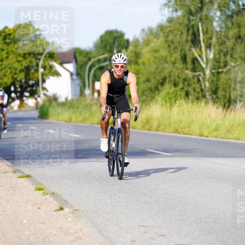 31.08.2025 - Elbe Triathlon Hamburg Michael Burmester http://msf.ph/oto/8662263 31.08.2025 09:08:32 Radfahren 270, 275, 397 meine-sportfotos.de