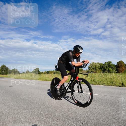 31.08.2025 - Elbe Triathlon Hamburg Michael Burmester http://msf.ph/oto/8662282 31.08.2025 09:19:12 Radfahren 450 meine-sportfotos.de