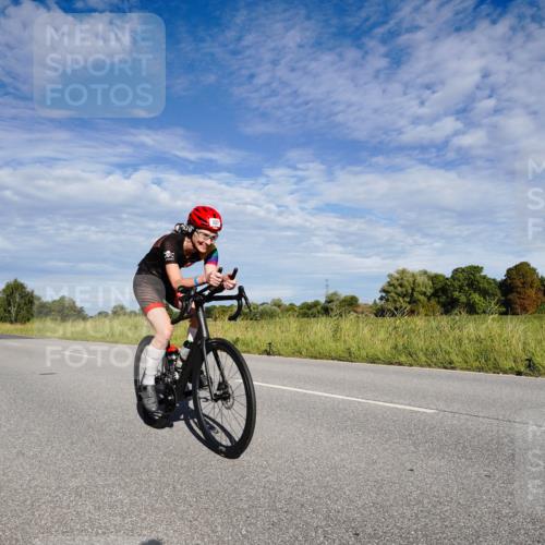 31.08.2025 - Elbe Triathlon Hamburg Michael Burmester http://msf.ph/oto/8662323 31.08.2025 09:20:22 Radfahren 327, 367, 589 meine-sportfotos.de