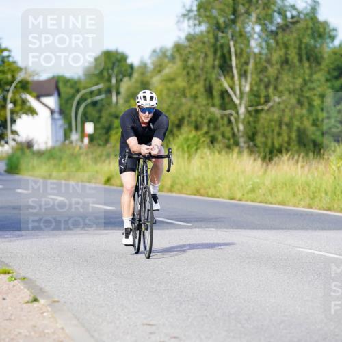31.08.2025 - Elbe Triathlon Hamburg Michael Burmester http://msf.ph/oto/8662331 31.08.2025 09:09:01 Radfahren 199, 370, 430, 549 meine-sportfotos.de