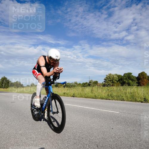 31.08.2025 - Elbe Triathlon Hamburg Michael Burmester http://msf.ph/oto/8662349 31.08.2025 09:20:44 Radfahren 242, 289, 561 meine-sportfotos.de