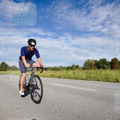 31.08.2025 - Elbe Triathlon Hamburg Michael Burmester http://msf.ph/oto/8662351 31.08.2025 09:20:45 Radfahren 242, 289, 561 meine-sportfotos.de