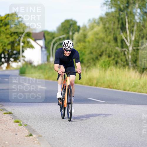 31.08.2025 - Elbe Triathlon Hamburg Michael Burmester http://msf.ph/oto/8662378 31.08.2025 09:09:31 Radfahren 166, 206, 265, 425, 429, 529 meine-sportfotos.de