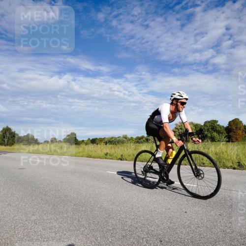31.08.2025 - Elbe Triathlon Hamburg Michael Burmester http://msf.ph/oto/8662410 31.08.2025 09:21:36 Radfahren 264, 272, 412, 440, 478, 492, 532, 595, 603, 658 meine-sportfotos.de