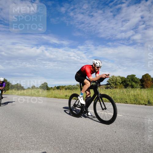 31.08.2025 - Elbe Triathlon Hamburg Michael Burmester http://msf.ph/oto/8662421 31.08.2025 09:21:43 Radfahren 229, 255, 272, 276, 300, 412, 468, 492, 658 meine-sportfotos.de