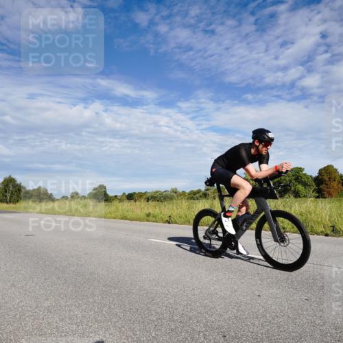 31.08.2025 - Elbe Triathlon Hamburg Michael Burmester http://msf.ph/oto/8662449 31.08.2025 09:22:12 Radfahren 227, 275, 379, 568 meine-sportfotos.de