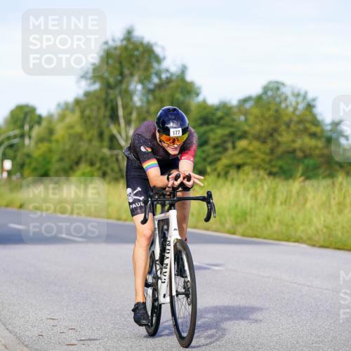 31.08.2025 - Elbe Triathlon Hamburg Michael Burmester http://msf.ph/oto/8662457 31.08.2025 09:10:16 Radfahren 177, 198, 548 meine-sportfotos.de