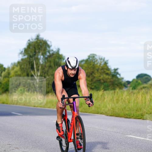 31.08.2025 - Elbe Triathlon Hamburg Michael Burmester http://msf.ph/oto/8662464 31.08.2025 09:10:18 Radfahren 177, 180, 198, 335, 470, 548 meine-sportfotos.de