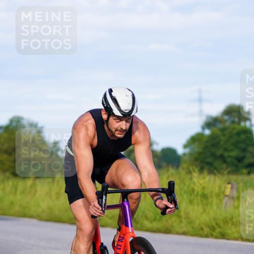 31.08.2025 - Elbe Triathlon Hamburg Michael Burmester http://msf.ph/oto/8662466 31.08.2025 09:10:18 Radfahren 177, 180, 198, 335, 470, 548 meine-sportfotos.de