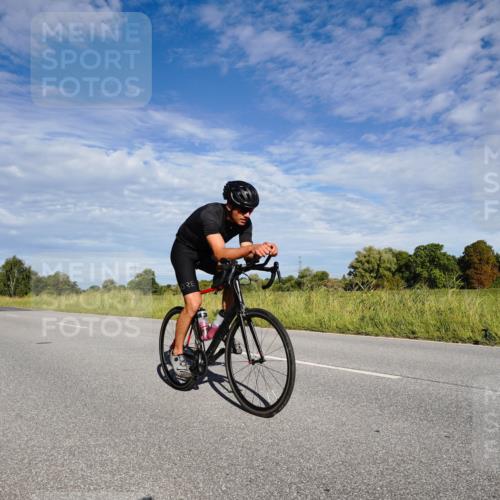 31.08.2025 - Elbe Triathlon Hamburg Michael Burmester http://msf.ph/oto/8662510 31.08.2025 09:23:06 Radfahren 270, 386, 406 meine-sportfotos.de