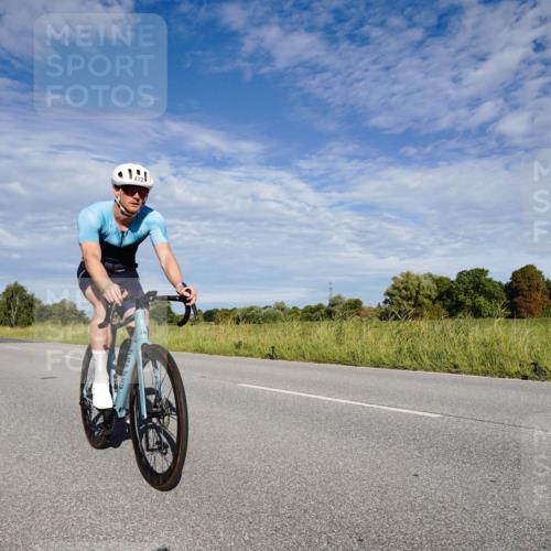 31.08.2025 - Elbe Triathlon Hamburg Michael Burmester http://msf.ph/oto/8662517 31.08.2025 09:23:15 Radfahren 270, 472, 508, 521 meine-sportfotos.de