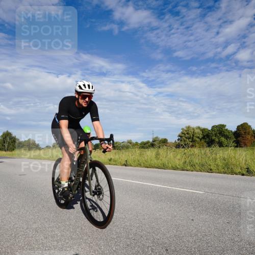 31.08.2025 - Elbe Triathlon Hamburg Michael Burmester http://msf.ph/oto/8662573 31.08.2025 09:24:05 Radfahren 185, 309, 436, 470, 481, 511, 536, 695 meine-sportfotos.de