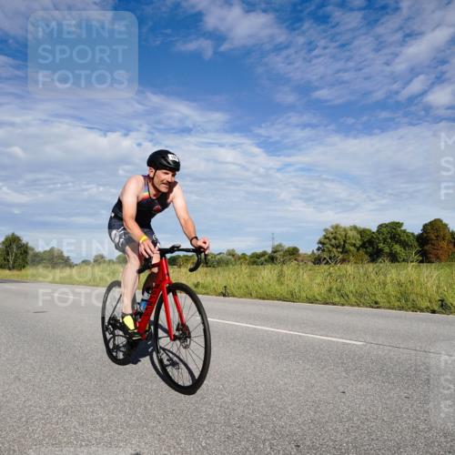 31.08.2025 - Elbe Triathlon Hamburg Michael Burmester http://msf.ph/oto/8662608 31.08.2025 09:24:32 Radfahren 180, 417, 576 meine-sportfotos.de