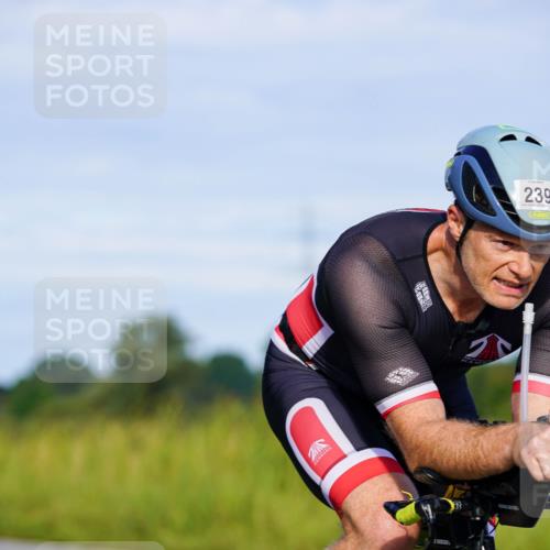 31.08.2025 - Elbe Triathlon Hamburg Michael Burmester http://msf.ph/oto/8662653 31.08.2025 09:11:42 Radfahren 239, 246, 351, 445 meine-sportfotos.de