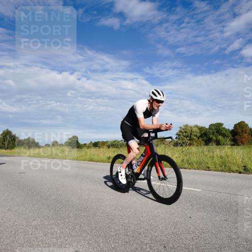 31.08.2025 - Elbe Triathlon Hamburg Michael Burmester http://msf.ph/oto/8662659 31.08.2025 09:25:19 Radfahren 293, 459, 462, 546, 753 meine-sportfotos.de