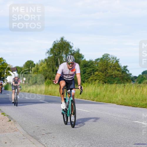 31.08.2025 - Elbe Triathlon Hamburg Michael Burmester http://msf.ph/oto/8662695 31.08.2025 09:11:55 Radfahren 224, 233, 318, 320, 347, 348, 443, 451, 453 meine-sportfotos.de