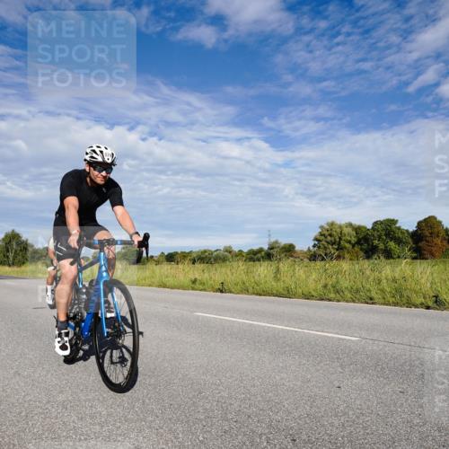 31.08.2025 - Elbe Triathlon Hamburg Michael Burmester http://msf.ph/oto/8662709 31.08.2025 09:25:58 Radfahren 301, 334, 523, 525, 551, 554, 579 meine-sportfotos.de