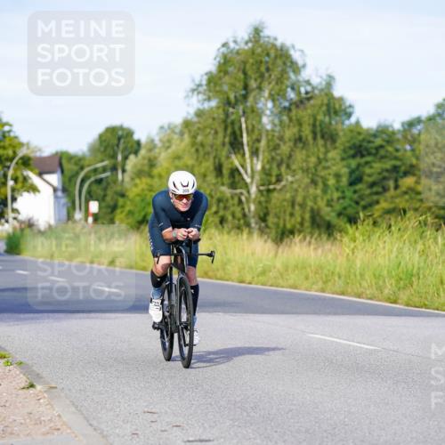 31.08.2025 - Elbe Triathlon Hamburg Michael Burmester http://msf.ph/oto/8662749 31.08.2025 09:12:12 Radfahren 308, 321, 489 meine-sportfotos.de