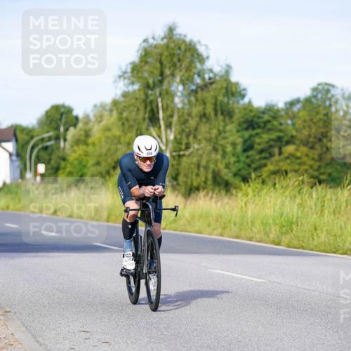 31.08.2025 - Elbe Triathlon Hamburg Michael Burmester http://msf.ph/oto/8662753 31.08.2025 09:12:12 Radfahren 308, 321, 489 meine-sportfotos.de