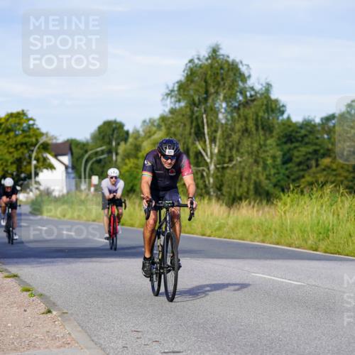 31.08.2025 - Elbe Triathlon Hamburg Michael Burmester http://msf.ph/oto/8662764 31.08.2025 09:12:18 Radfahren 261, 321, 368, 389, 424, 489 meine-sportfotos.de