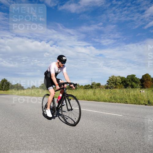 31.08.2025 - Elbe Triathlon Hamburg Michael Burmester http://msf.ph/oto/8662804 31.08.2025 09:27:23 Radfahren 247, 563, 605, 678 meine-sportfotos.de