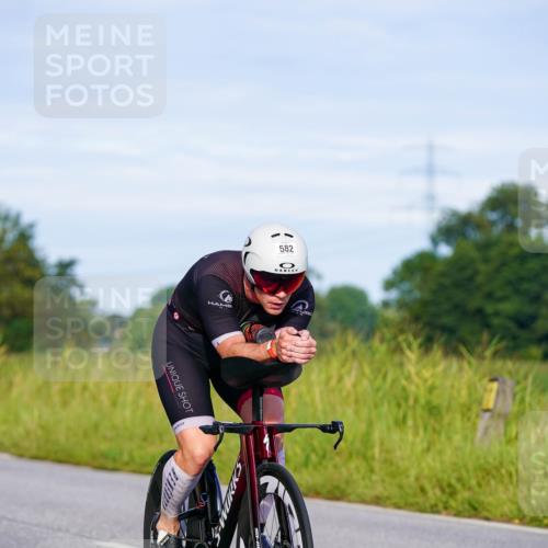 31.08.2025 - Elbe Triathlon Hamburg Michael Burmester http://msf.ph/oto/8662823 31.08.2025 09:12:44 Radfahren 341, 383, 582 meine-sportfotos.de