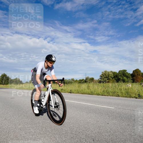 31.08.2025 - Elbe Triathlon Hamburg Michael Burmester http://msf.ph/oto/8662829 31.08.2025 09:27:48 Radfahren 268, 324, 624 meine-sportfotos.de