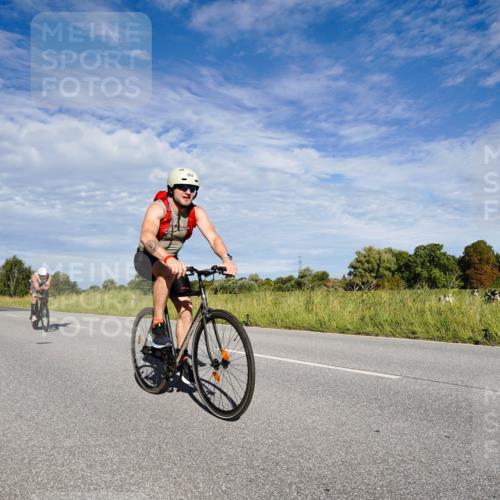 31.08.2025 - Elbe Triathlon Hamburg Michael Burmester http://msf.ph/oto/8662860 31.08.2025 09:28:28 Radfahren 281, 363, 490, 562, 672 meine-sportfotos.de