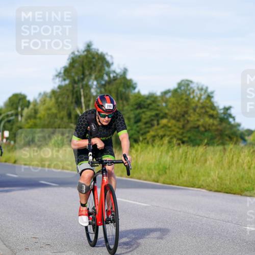 31.08.2025 - Elbe Triathlon Hamburg Michael Burmester http://msf.ph/oto/8662939 31.08.2025 09:13:15 Radfahren 258, 286, 337 meine-sportfotos.de