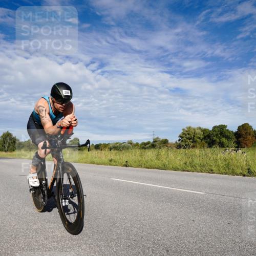 31.08.2025 - Elbe Triathlon Hamburg Michael Burmester http://msf.ph/oto/8662944 31.08.2025 09:30:02 Radfahren 305, 380, 387, 427, 680, 773 meine-sportfotos.de