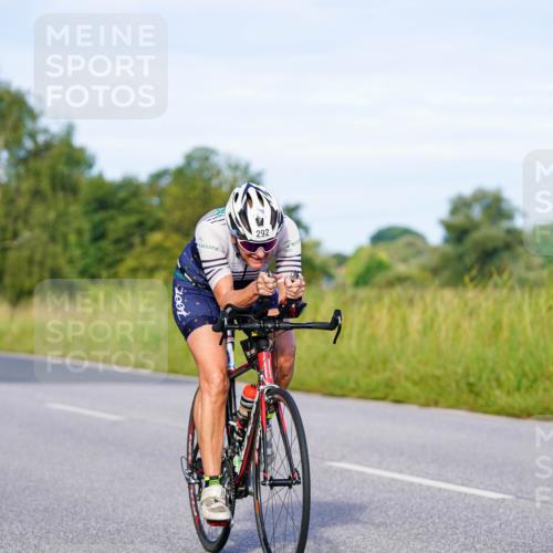 31.08.2025 - Elbe Triathlon Hamburg Michael Burmester http://msf.ph/oto/8662981 31.08.2025 09:13:32 Radfahren 168, 259, 292, 345, 355, 393 meine-sportfotos.de